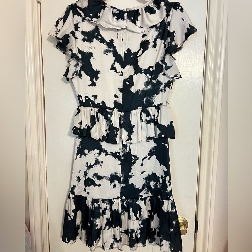 BARDOT Navy/Cream Blue Ruffle Wrap Dress - Size
6/S - Picture 3 of 8